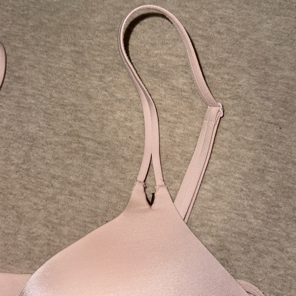 Victoria's Secret Light Pink Lace Bra - Picture 5 of 5